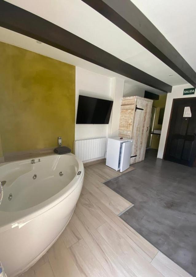 ברוארה Boi Romanic Suites מראה חיצוני תמונה